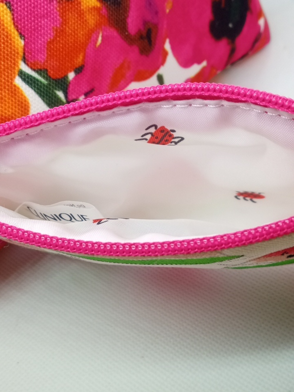 CLINIQUE MAKE UP BAG - Picture 8 of 9